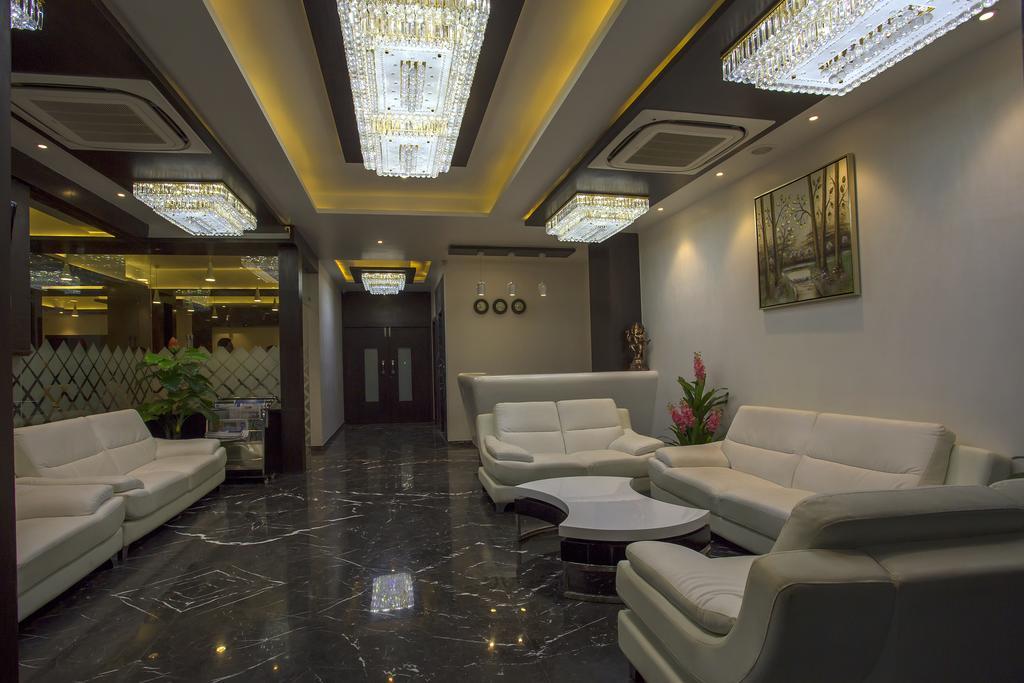 Ravi Residency Hotel Morbi Buitenkant foto