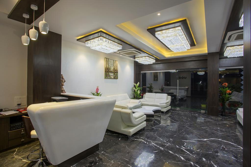 Ravi Residency Hotel Morbi Buitenkant foto