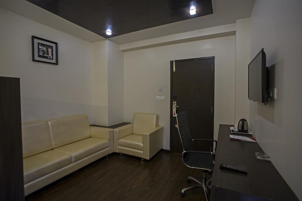 Ravi Residency Hotel Morbi Kamer foto